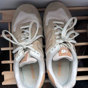 New Balance 574 Cream Sneakers Classic Low-Top Design